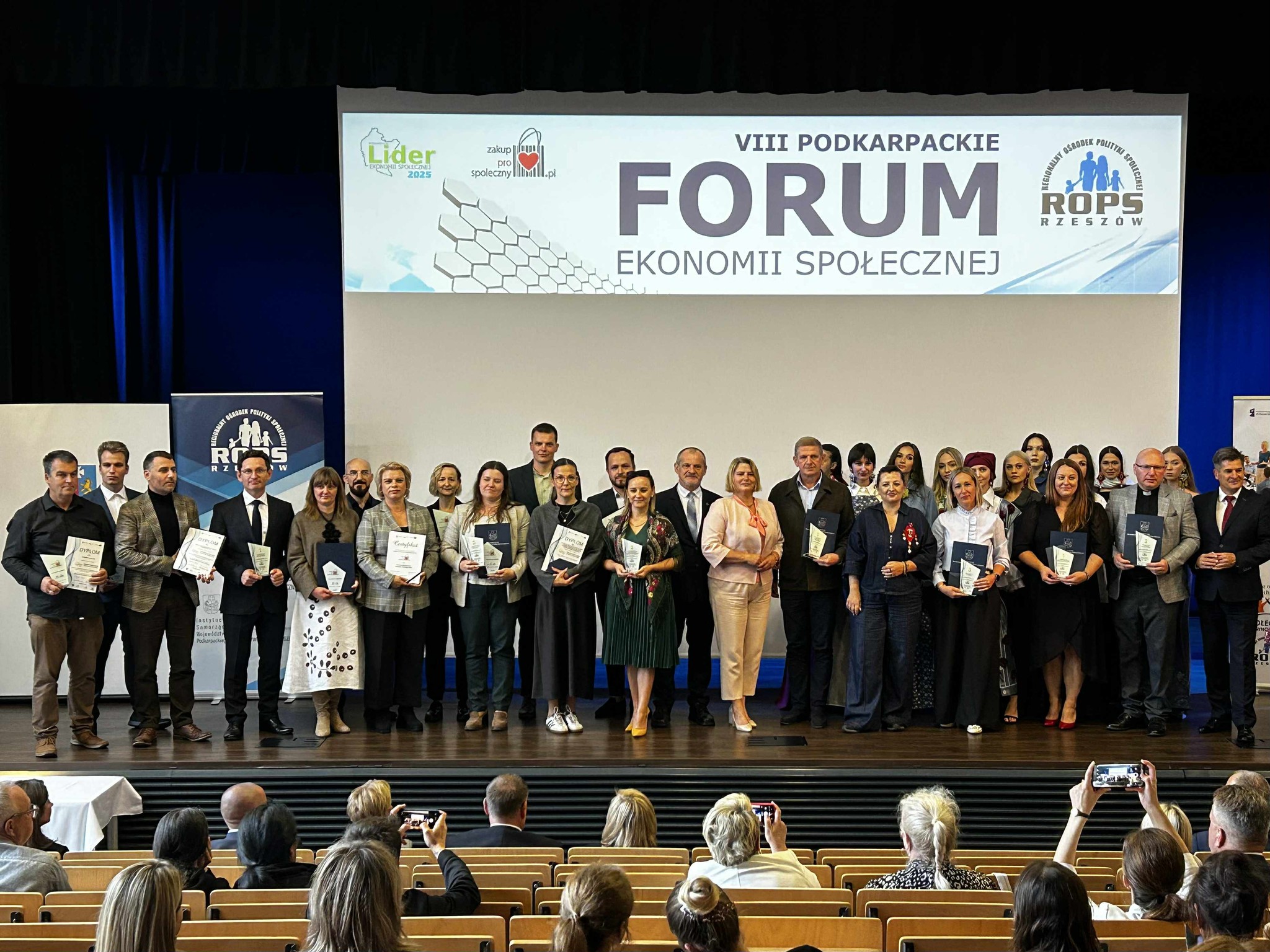 POLSKI ZWIĄZEK ORGANIZATORÓW ZAKŁADÓW AKTYWNOŚCI ZAWODOWEJ I WARSZTATÓW TERAPII ZAJĘCIOWEJ